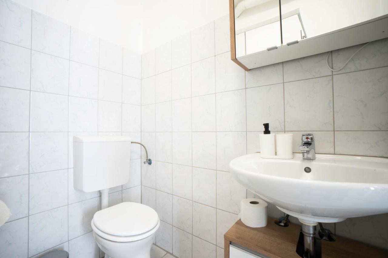 Modern 1-Bedroom Apartment Next To Praterstern Вена Экстерьер фото